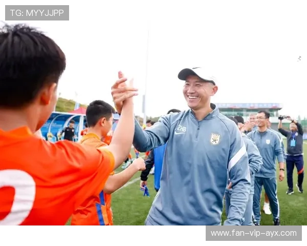 足球联赛在青训扶持中引导俱乐部与高校合作提供学术与训练双轨发展